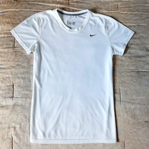 Nike dri-fit white T-shirt size L.